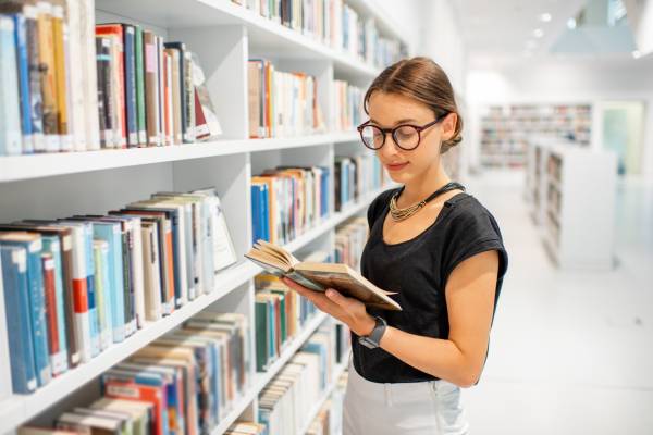 bibliotekarz praca