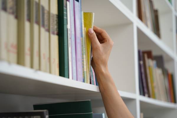 praca w bibliotece szkolnej
