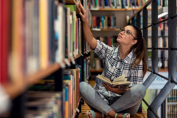 praca w bibliotece wymagania