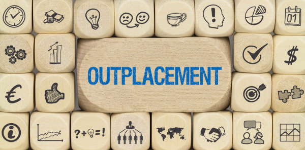 outplacement koszty